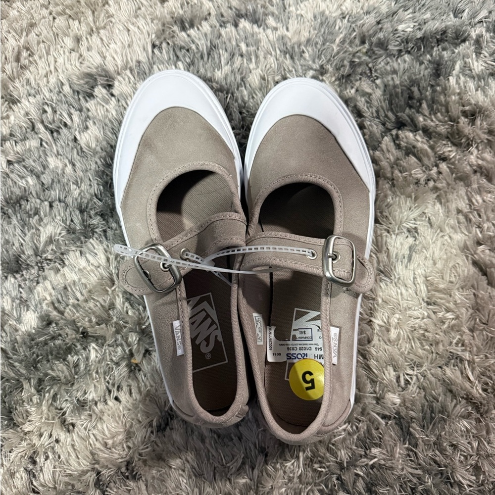 Vans women Tan Mary Jane Sneakers NOWT - Picture 3 of 7